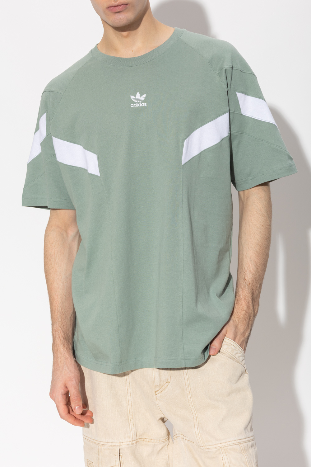 Adidas nova outlet tee